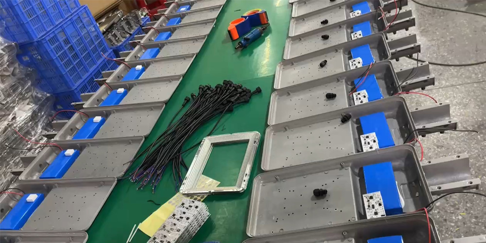 Lampadaire solaire avec poteau Prix produire en ligne