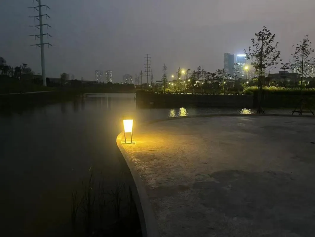 Lampes solaires de jardin
