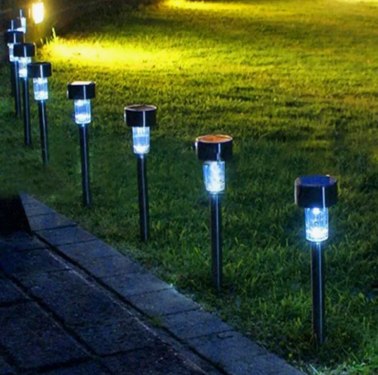 solar garden lights