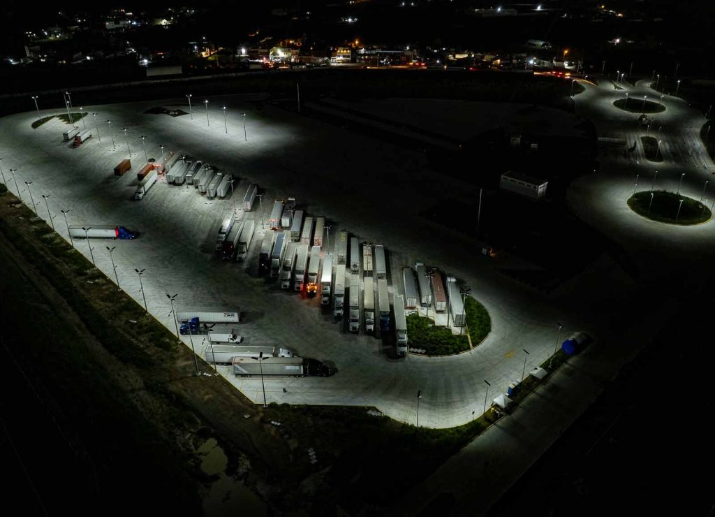 Solar Parking Lot Lights Bright, Sustainable, and Cost-Effective
